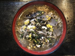 ポリフェノールラーメン（クロックティーラーメン）